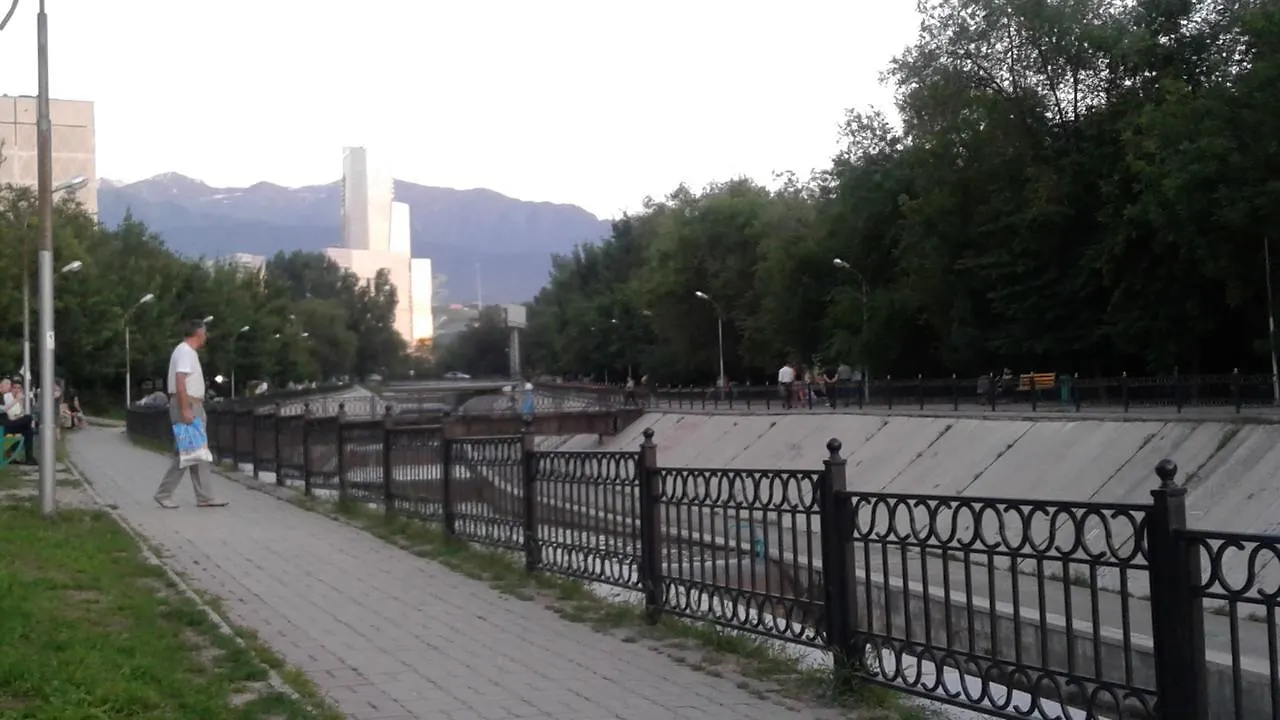 2 Rooms Apartment Near Kaznu, Botanical Garden,Un, Atakent, Forum Алматы Казахстан